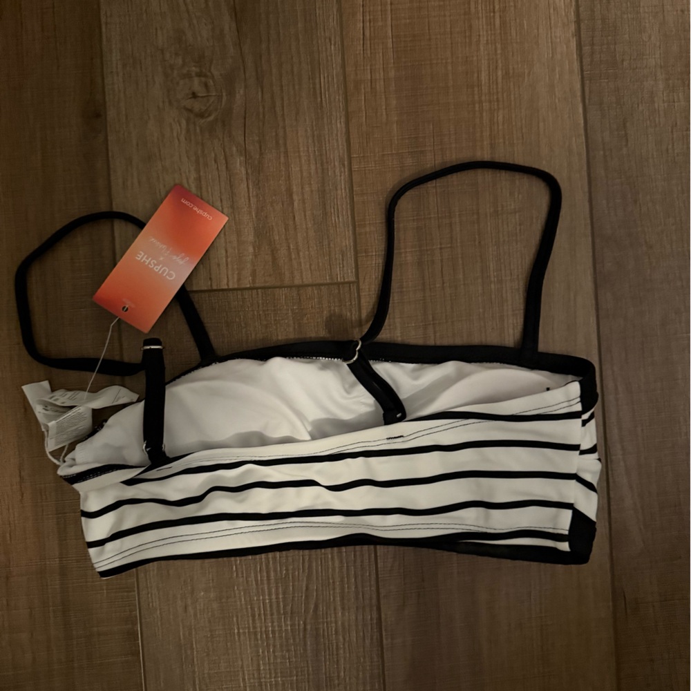 Cupshe swimsuit top small - Picture 2 of 2